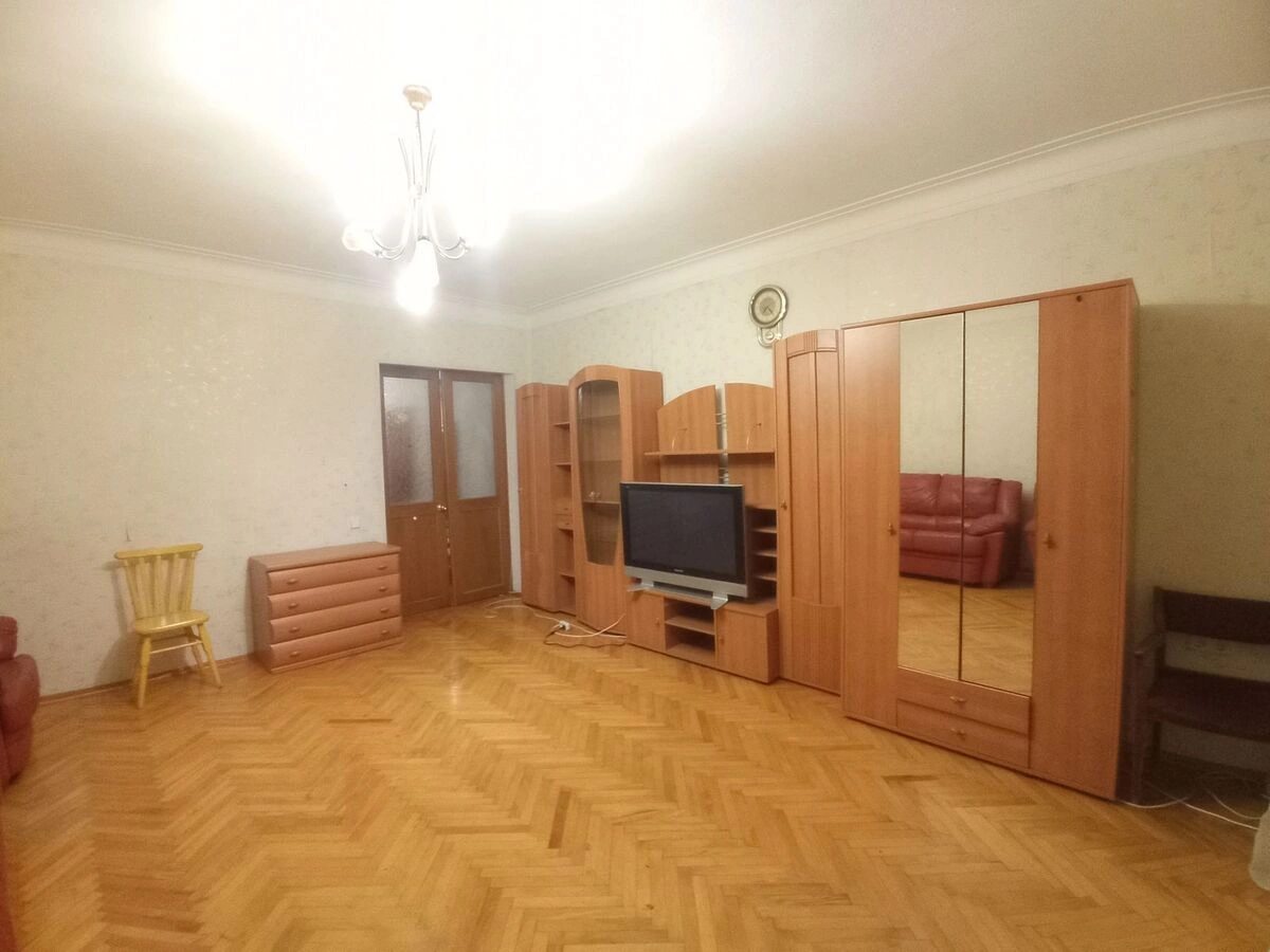 Здам квартиру 2 кімнати, 60 m², 2 пов./7 поверхів. 6, Юрія Іллєнка вул. (Мельникова), Київ. 