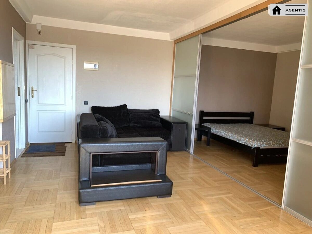 Apartment for rent 2 rooms, 60 m², 7th fl./10 floors. Mykilsko-Botanichna, Kyiv. 