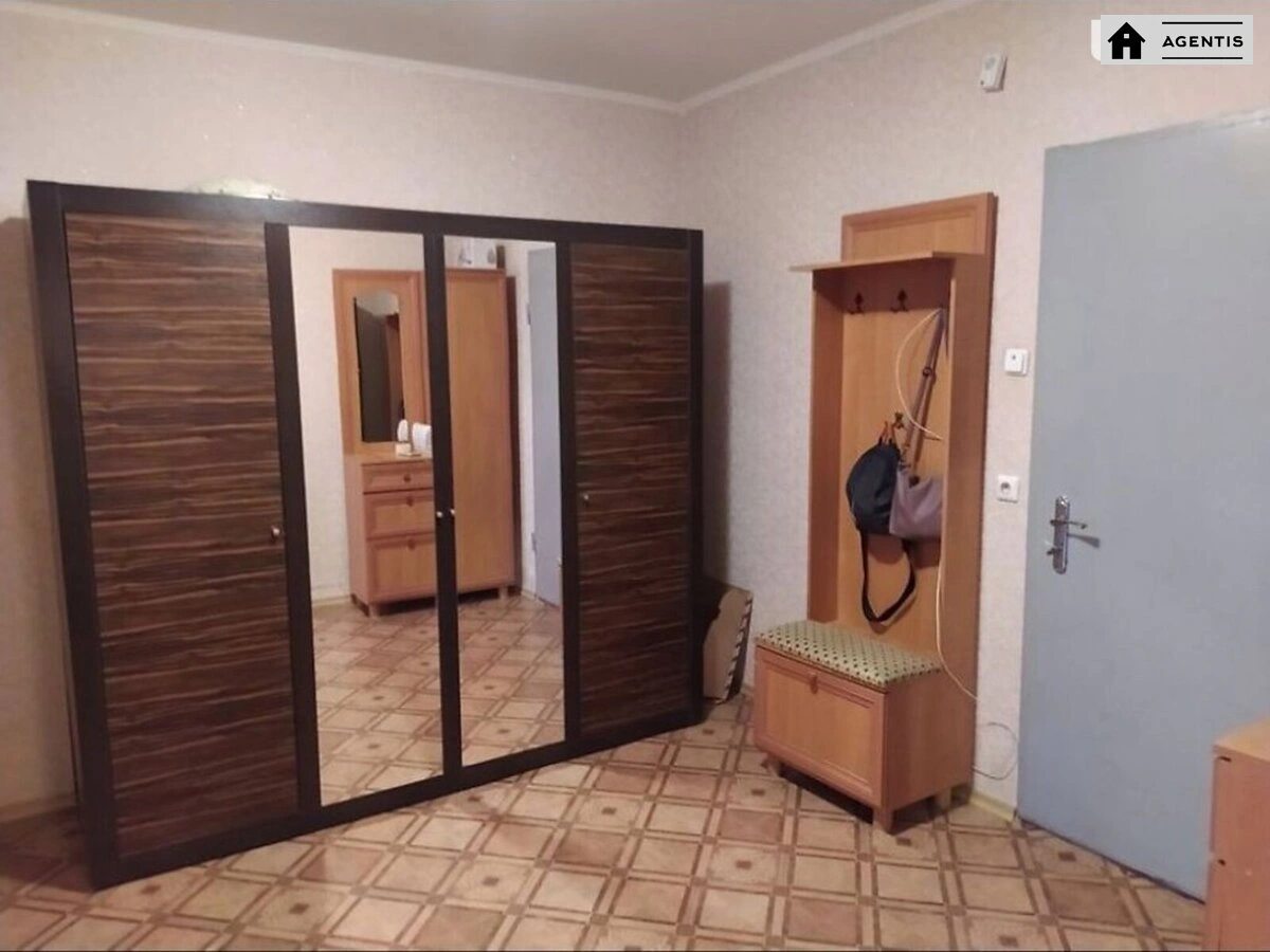 Сдам квартиру 1 комната, 48 m², 3 эт./9 этажей. 49, Червоної Калини просп. (Володимира Маяковського), Киев. 