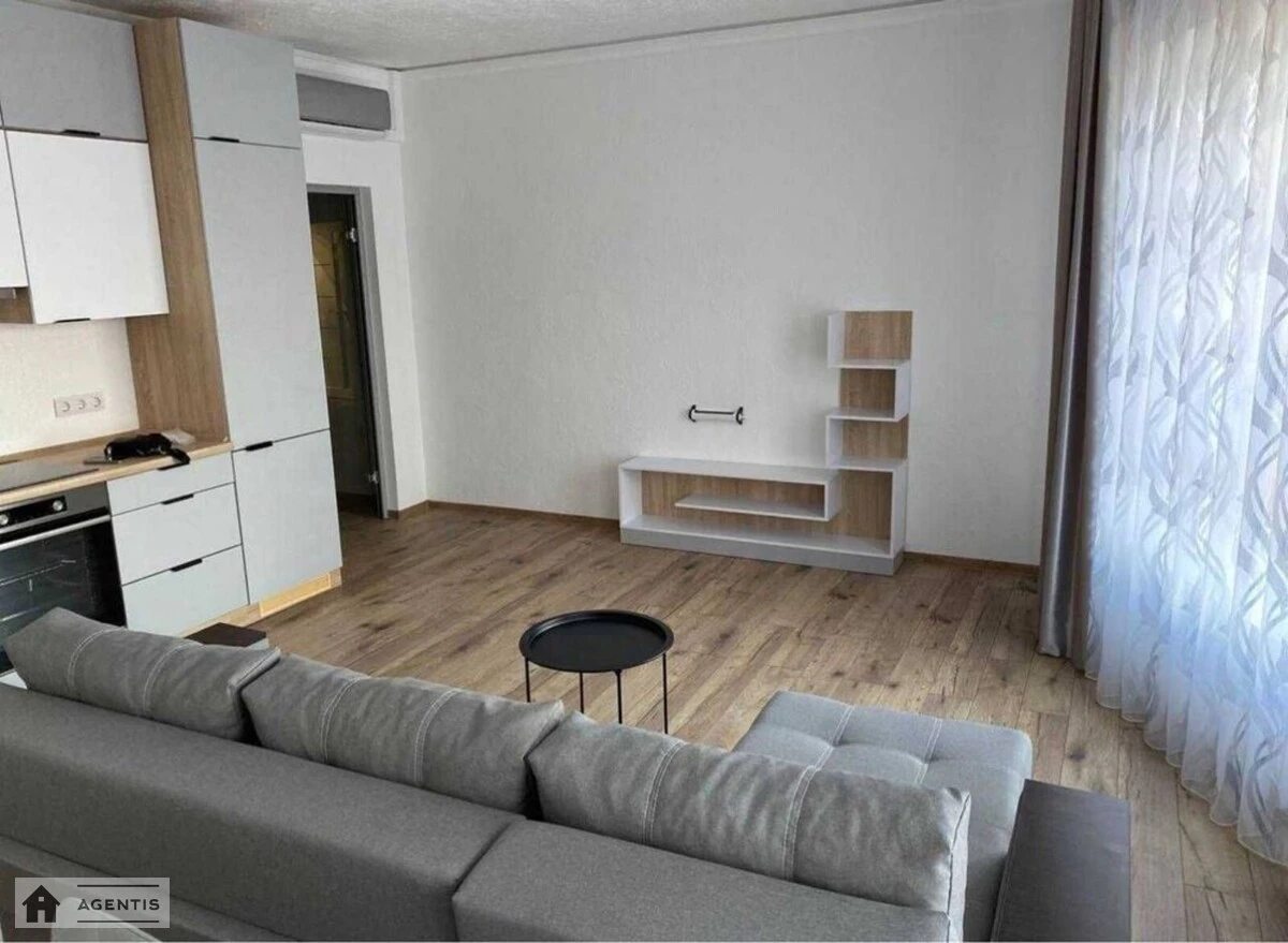 Сдам квартиру 1 комната, 69 m², 8 эт./25 этажей. 109, Антоновича вул. (Горького), Киев. 