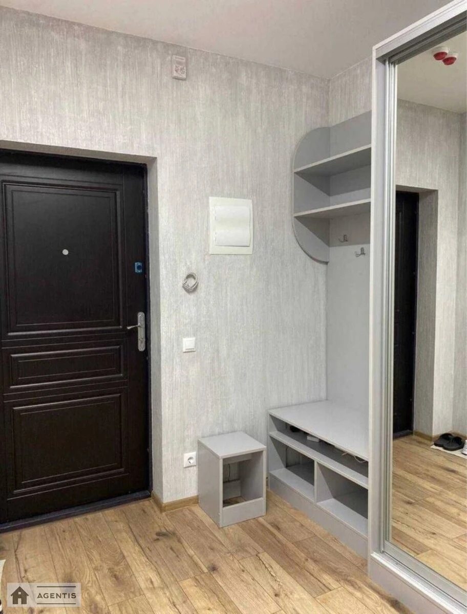 Сдам квартиру 1 комната, 69 m², 8 эт./25 этажей. 109, Антоновича вул. (Горького), Киев. 