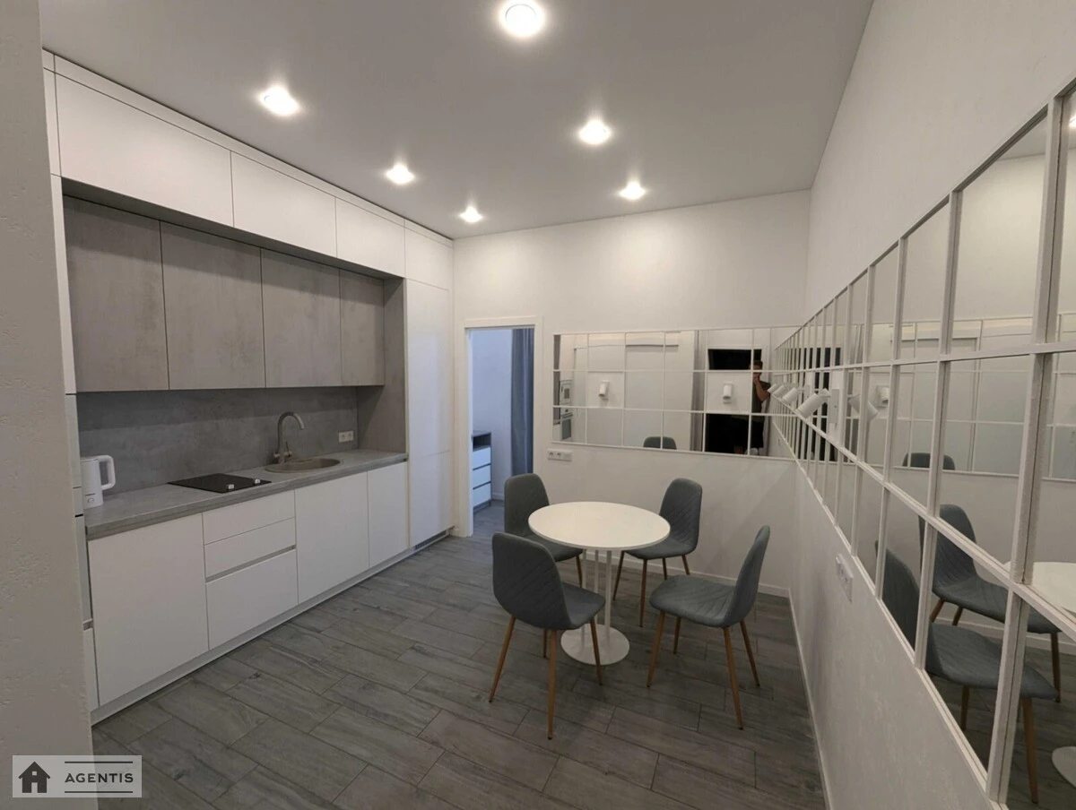 Сдам квартиру 2 комнаты, 39 m², 26 эт./26 этажей. Каховская, Киев. 