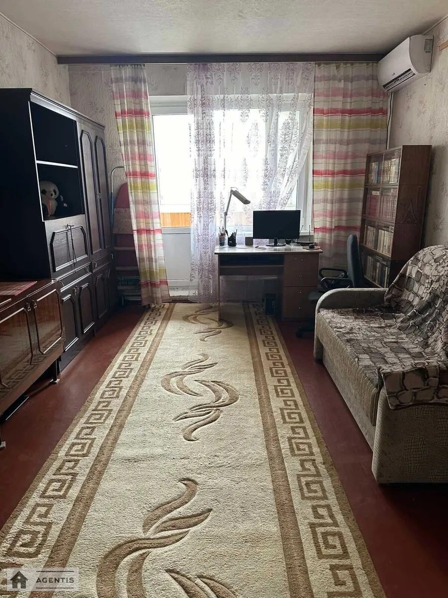 Сдам квартиру 2 комнаты, 50 m², 7 эт./10 этажей. 30, Ревуцкого 30, Киев. 