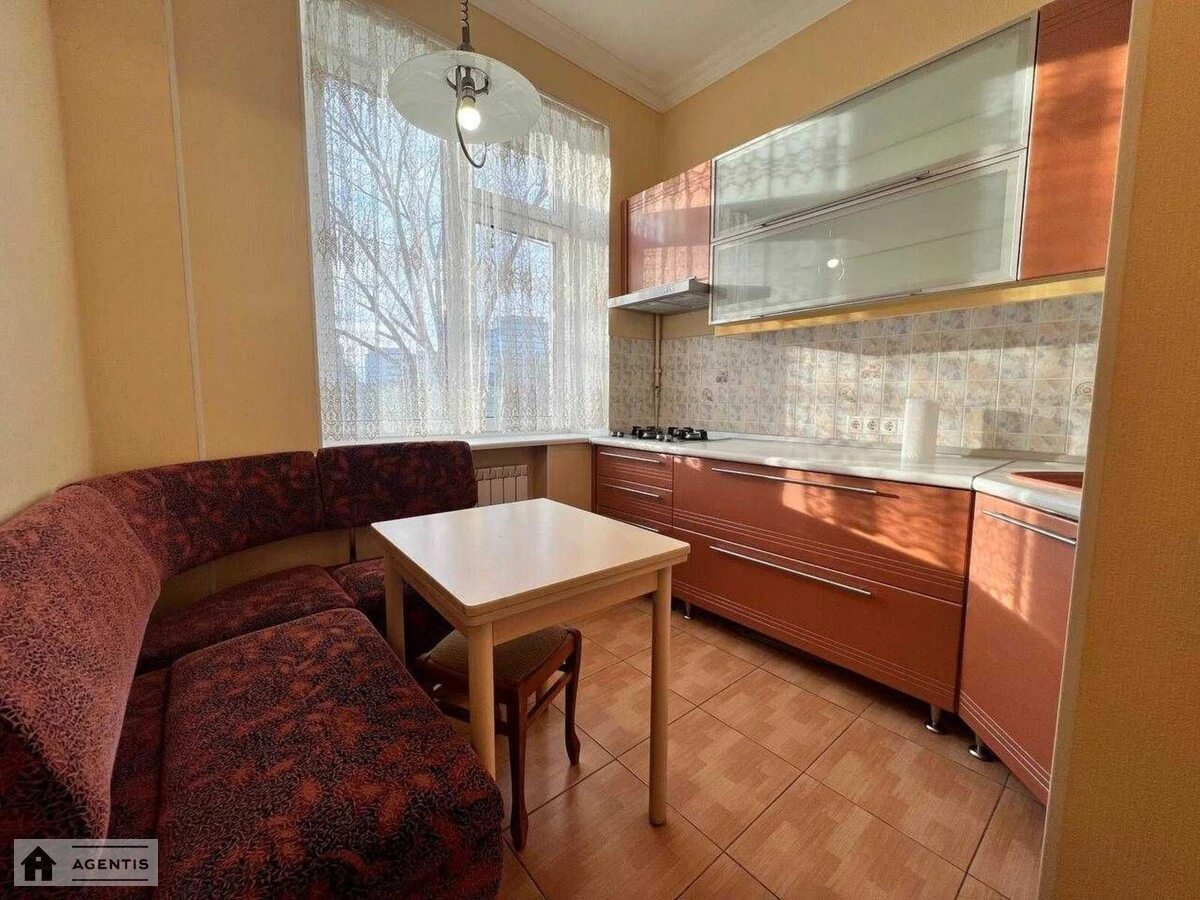 Apartment for rent 2 rooms, 60 m², 3rd fl./7 floors. 39, Knyaziv Ostrozkykh vul. Moskovska, Kyiv. 