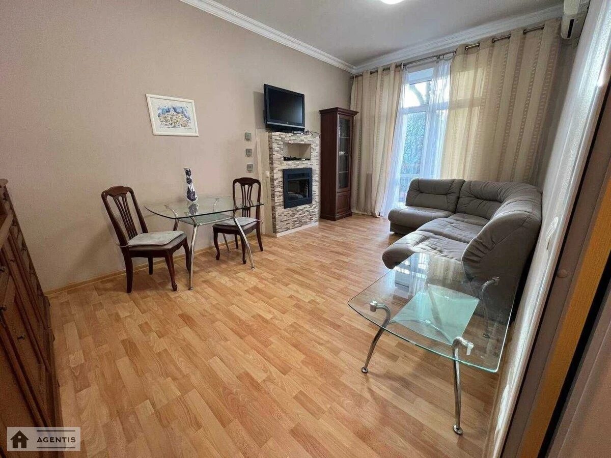 Apartment for rent 2 rooms, 60 m², 3rd fl./7 floors. 39, Knyaziv Ostrozkykh vul. Moskovska, Kyiv. 