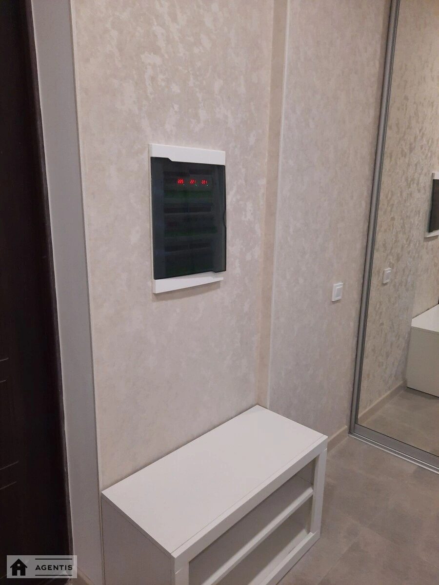 Здам квартиру 1 кімната, 42 m², 3 пов./26 поверхів. Каховська, Київ. 