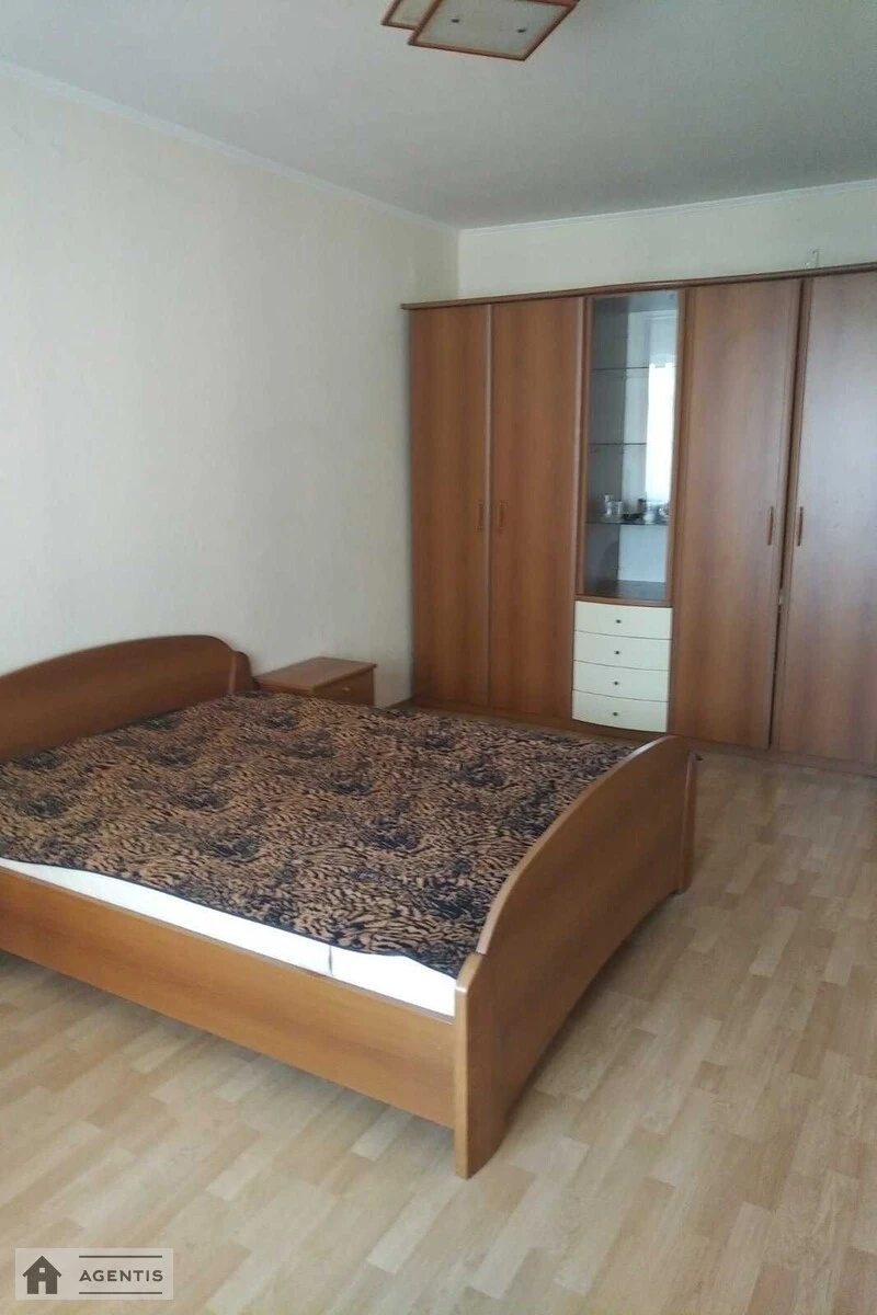 Apartment for rent 2 rooms, 80 m², 5th fl./16 floors. 7, Pidgirna 7, Kyiv. 