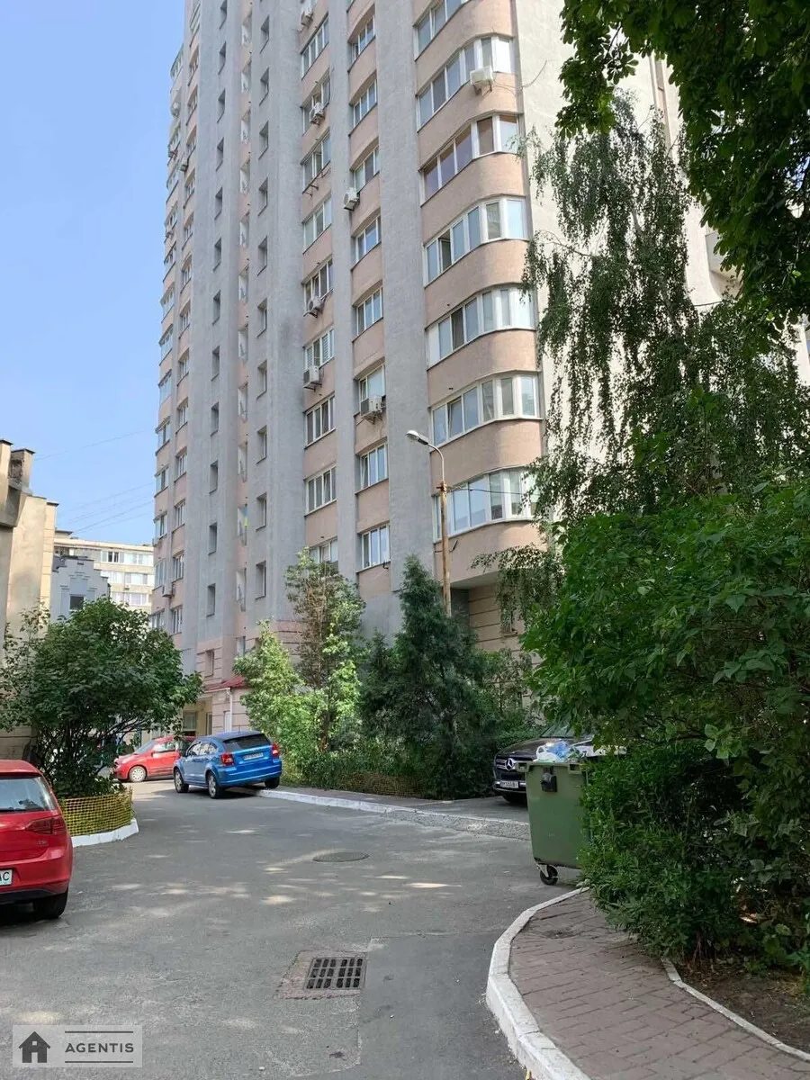 Сдам квартиру 2 комнаты, 80 m², 5 эт./16 этажей. 7, Подгорная 7, Киев. 