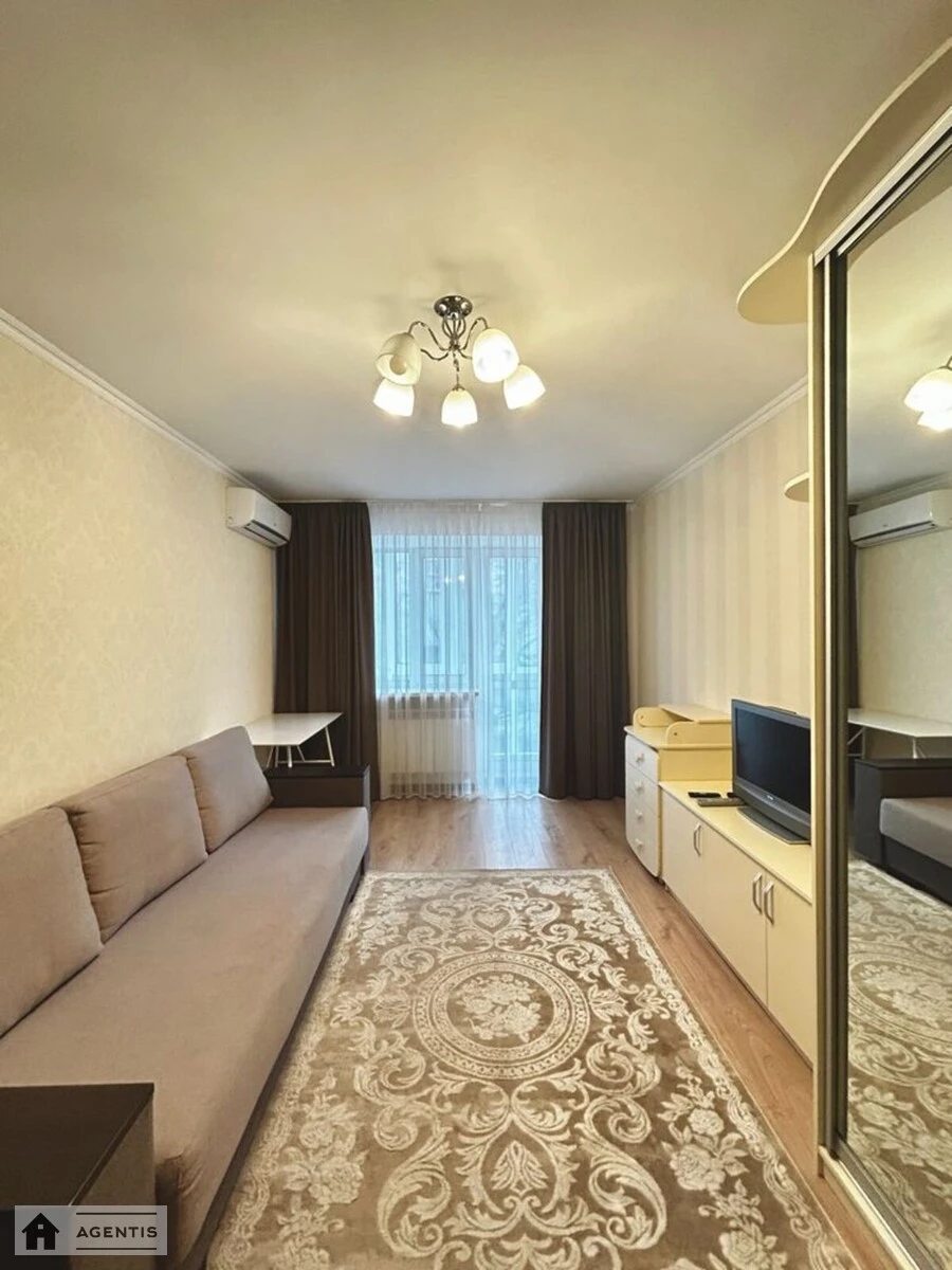 Сдам квартиру 2 комнаты, 43 m², 5 эт./9 этажей. 1, Івана Федорова вул., Киев. 