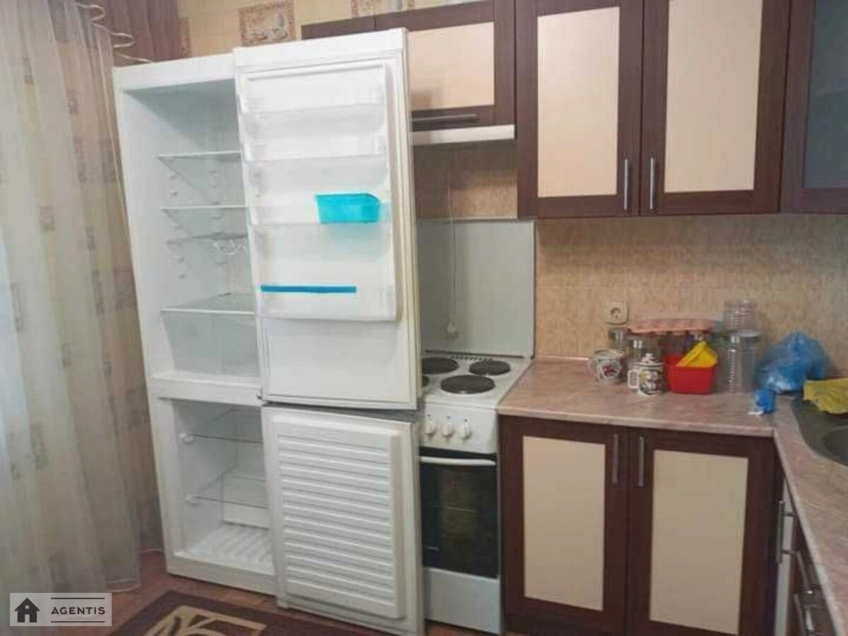 Сдам квартиру 2 комнаты, 64 m², 12 эт./22 этажа. 5, Григорія Ващенка вул., Киев. 