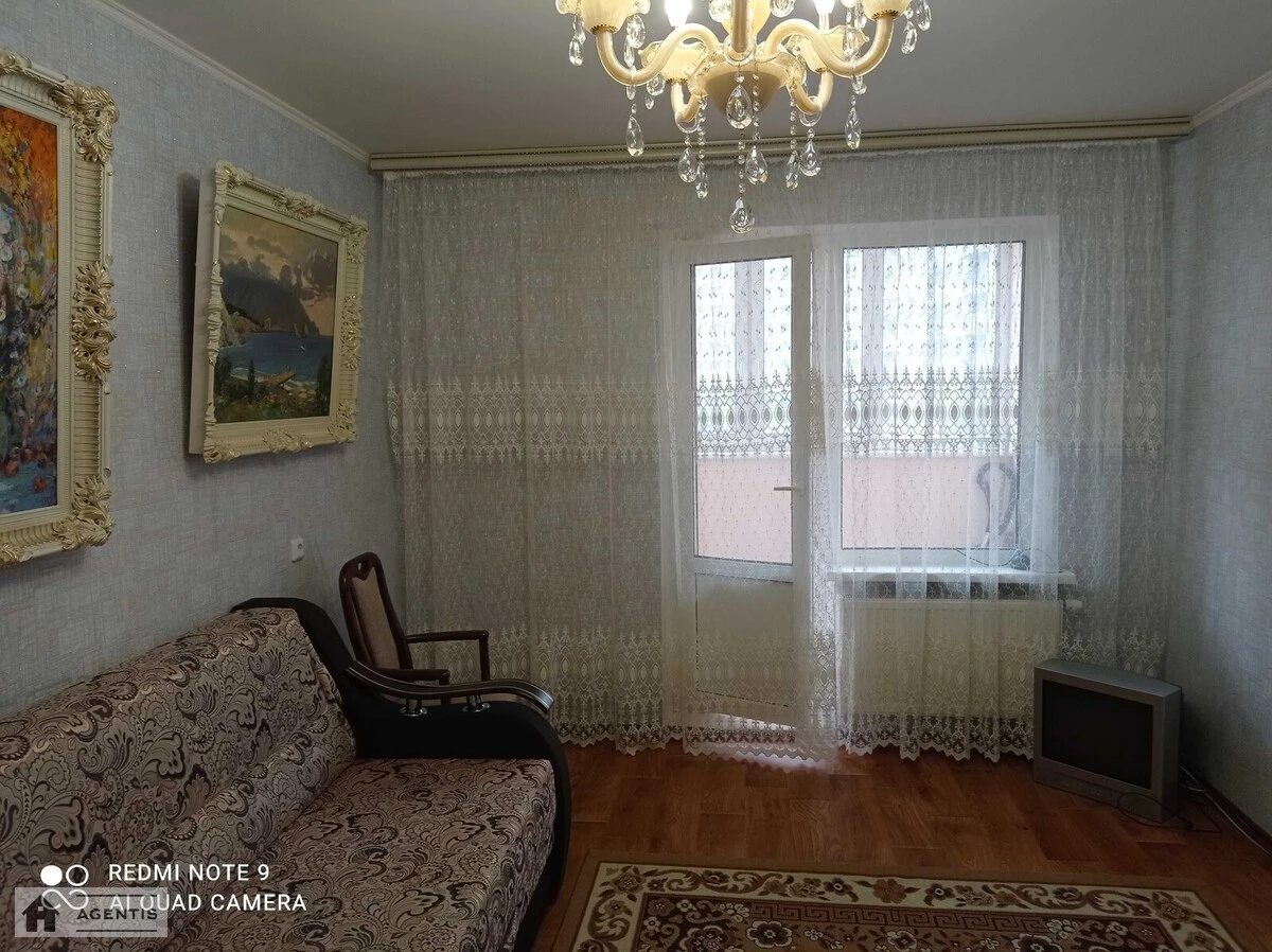 Apartment for rent 2 rooms, 71 m², 5th fl./25 floors. 1, Serhiya Danchenka vul., Kyiv. 