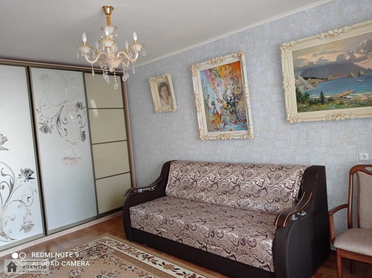 Apartment for rent 2 rooms, 71 m², 5th fl./25 floors. 1, Serhiya Danchenka vul., Kyiv. 