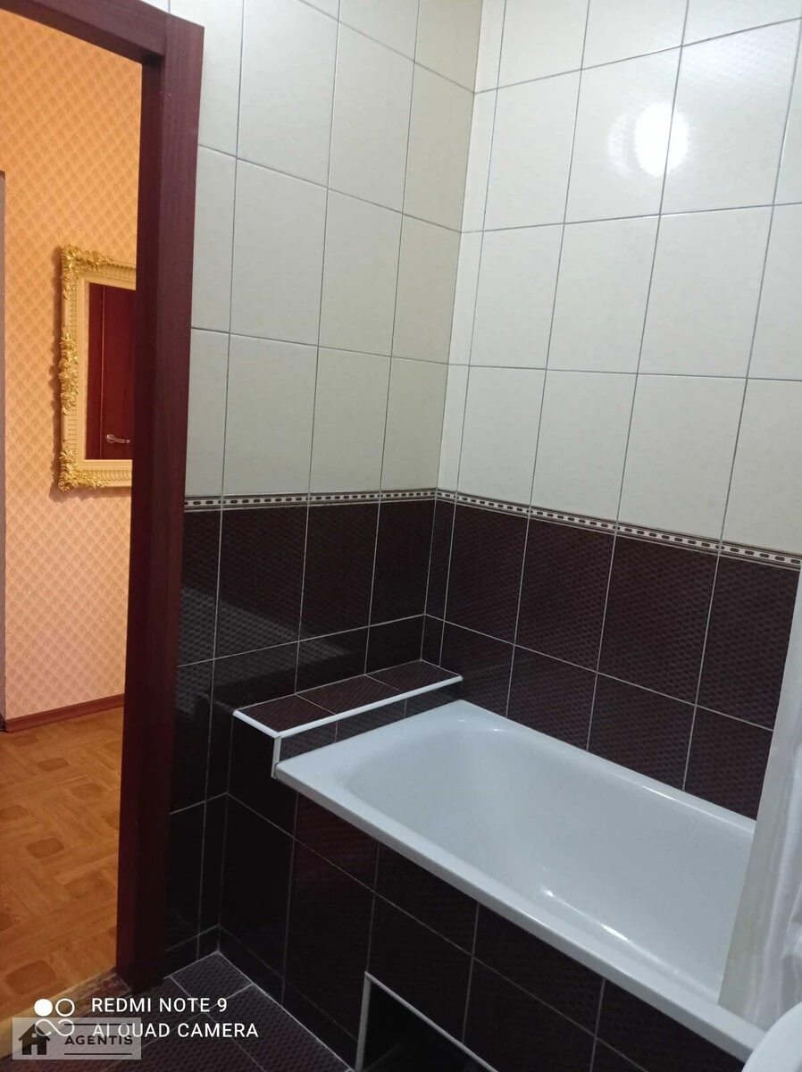 Сдам квартиру 2 комнаты, 71 m², 5 эт./25 этажей. 1, Сергія Данченка вул., Киев. 