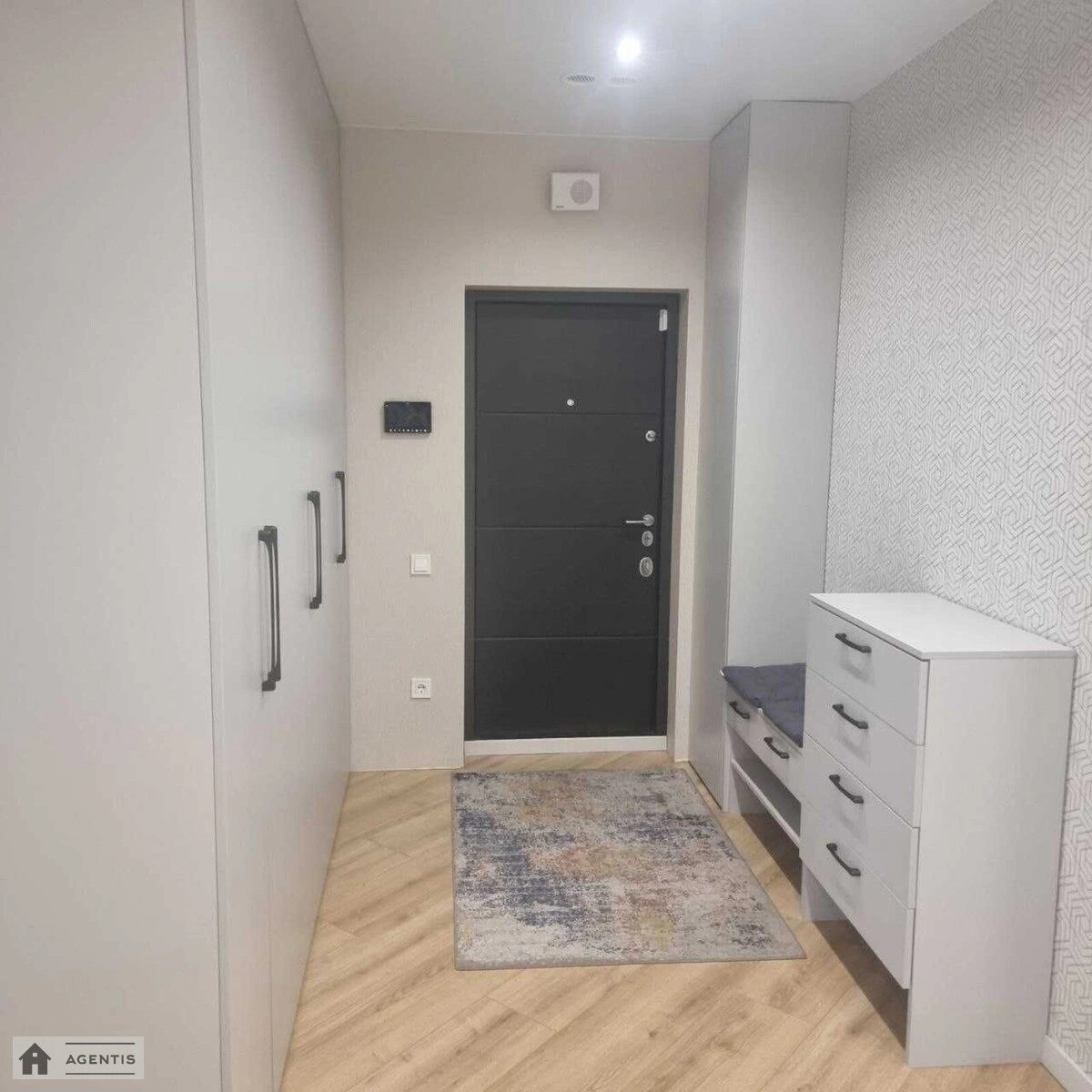 Сдам квартиру 2 комнаты, 81 m², 9 эт./25 этажей. 33, Митрополита Василя Липківського вул. (Урицького), Киев. 