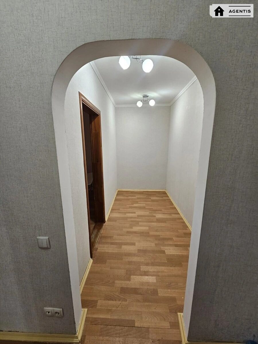 Apartment for rent 1 room, 52 m², 2nd fl./25 floors. 28, Anny Akhmatovoyi vul., Kyiv. 