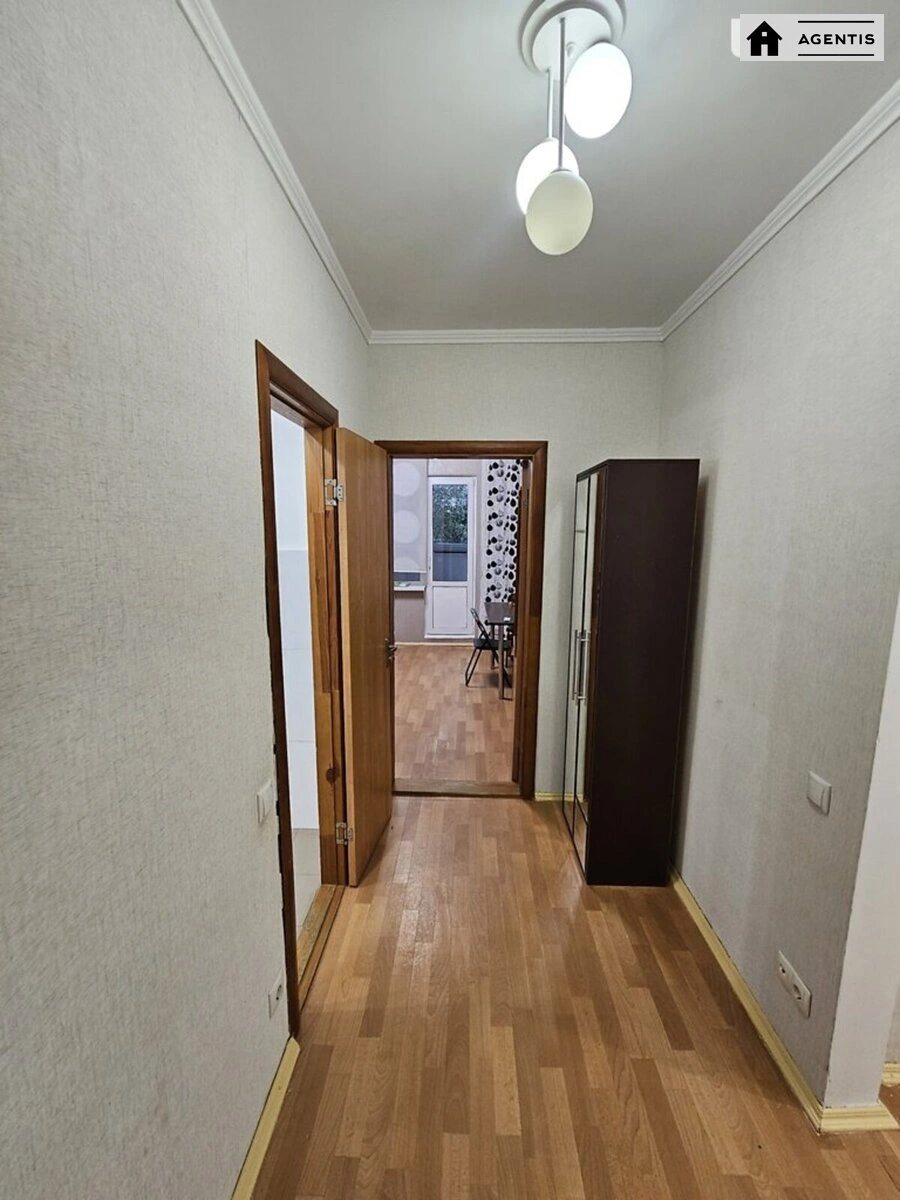 Сдам квартиру 1 комната, 52 m², 2 эт./25 этажей. 28, Анни Ахматової вул., Киев. 