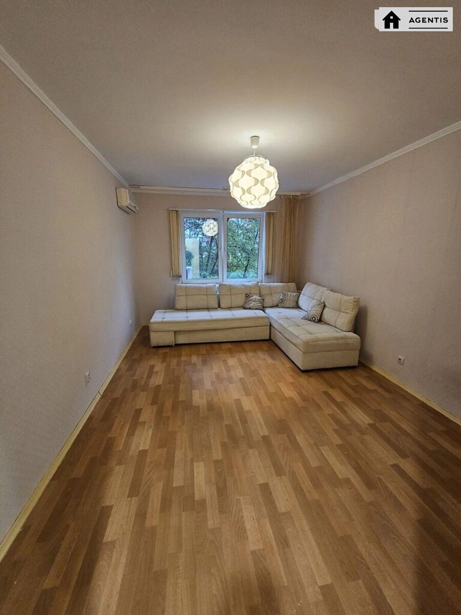 Apartment for rent 1 room, 52 m², 2nd fl./25 floors. 28, Anny Akhmatovoyi vul., Kyiv. 