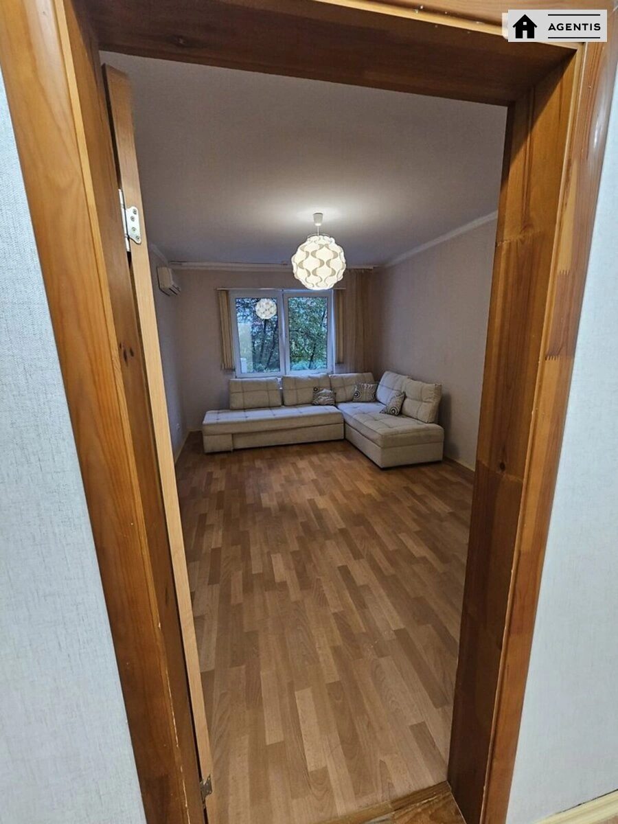 Apartment for rent 1 room, 52 m², 2nd fl./25 floors. 28, Anny Akhmatovoyi vul., Kyiv. 