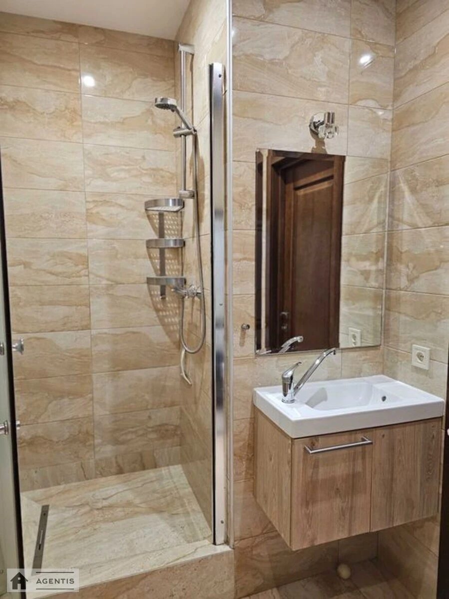 Сдам квартиру 3 комнаты, 107 m², 9 эт./12 этажей. 50, Юлії Здановської вул. (Михайла Ломоносова), Киев. 