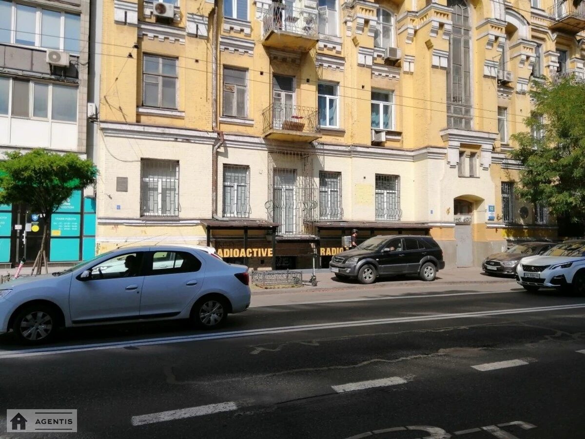 Apartment for rent 5 rooms, 100 m², 1st fl./4 floors. 12, Velika Zhytomirska 12, Kyiv. 