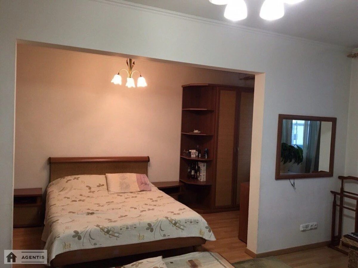 Apartment for rent 2 rooms, 50 m², 3rd fl./5 floors. 7, Beresteyskyy prosp. Peremohy, Kyiv. 