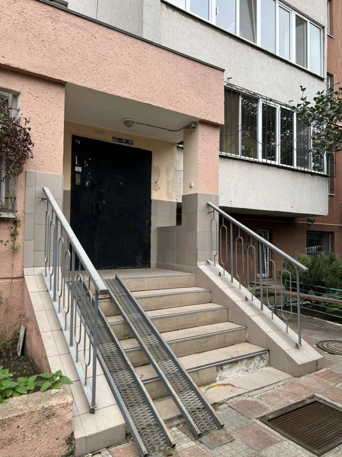 Продаж квартири 3 кімнати, 96 m², 2 пов./10 поверхів. 56, Вильямса Академика ул., Одеса. 