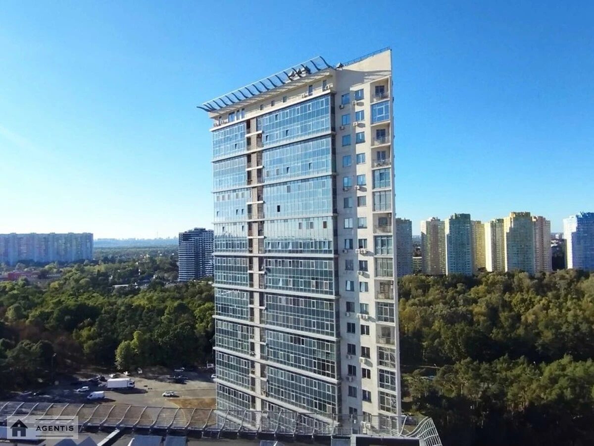 Сдам квартиру 4 комнаты, 142 m², 19 эт./20 этажей. 8, Дарницкий 8, Киев. 