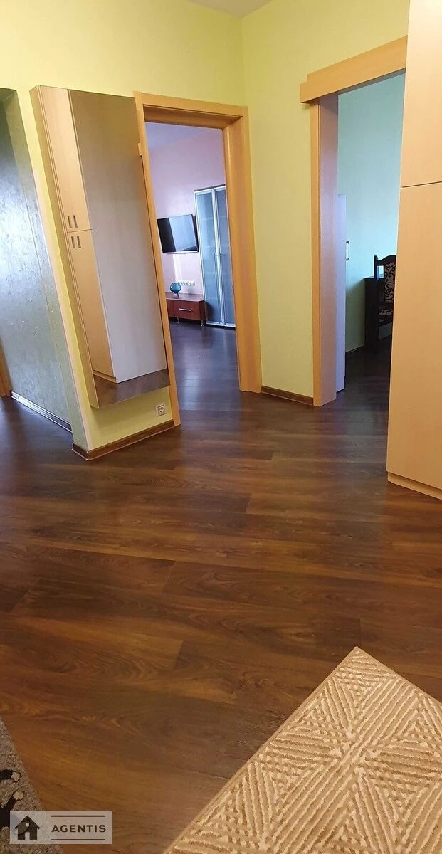 Сдам квартиру 2 комнаты, 70 m², 20 эт./22 этажа. 28, Петра Григоренка просп., Киев. 