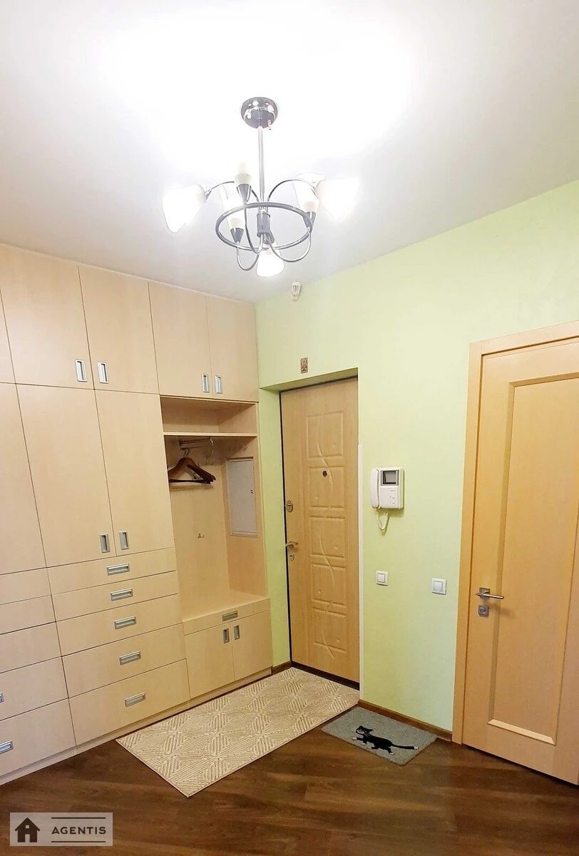 Сдам квартиру 2 комнаты, 70 m², 20 эт./22 этажа. 28, Петра Григоренка просп., Киев. 