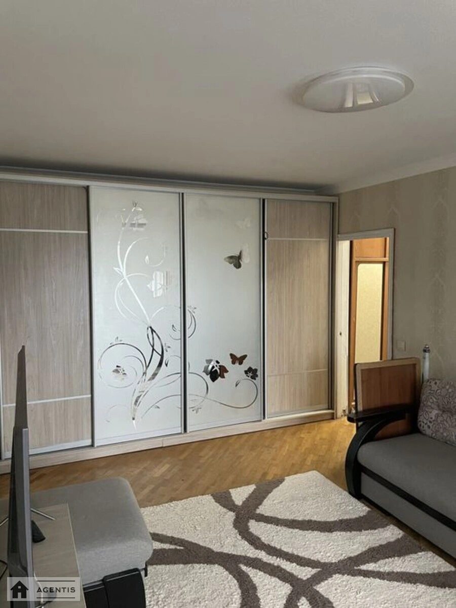 Apartment for rent 2 rooms, 50 m², 6th fl./9 floors. 34, Chervonoyi Kalyny prosp. Volodymyra Mayakovskoho, Kyiv. 