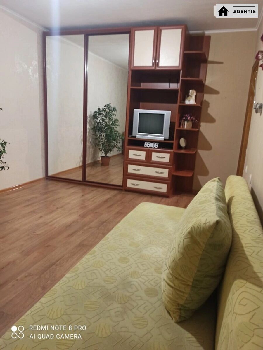 Здам квартиру 3 кімнати, 73 m², 4 пов./9 поверхів. 34, Червоної калини пр., Київ. 