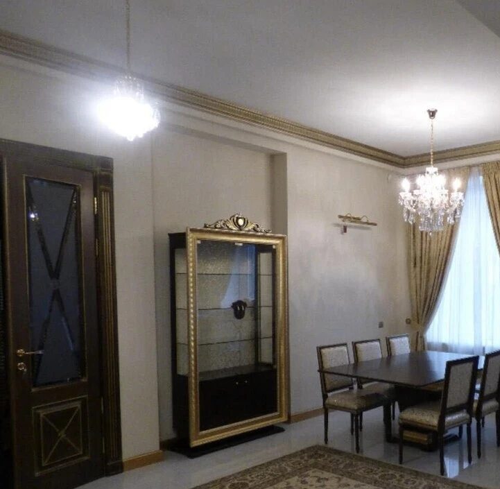 Apartment for rent 3 rooms, 91 m², 2nd fl./6 floors. 3, Bankova 3, Kyiv. 