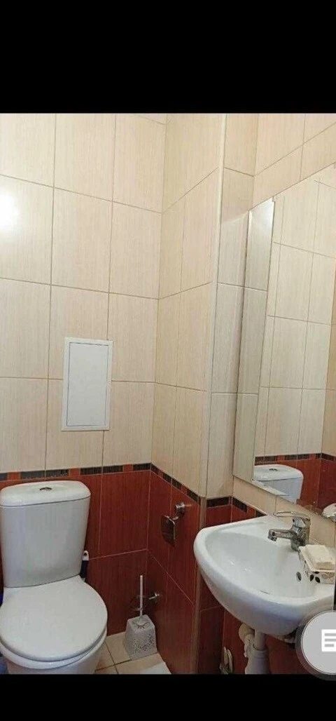 Сдам квартиру 2 комнаты, 69 m², 18 эт./24 этажа. 3, Олени Пчілки вул., Киев. 