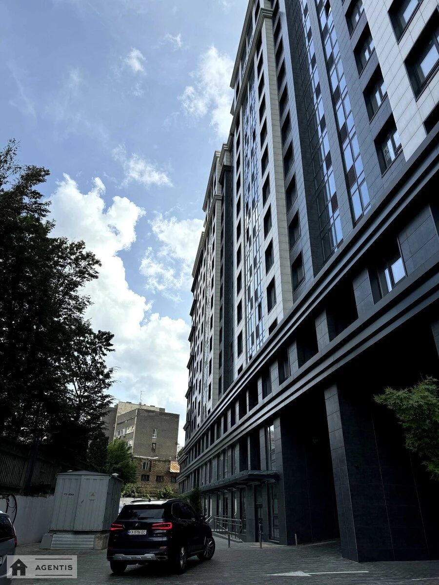 Сдам квартиру 2 комнаты, 65 m², 5 эт./15 этажей. 24, Кудрявская 24, Киев. 