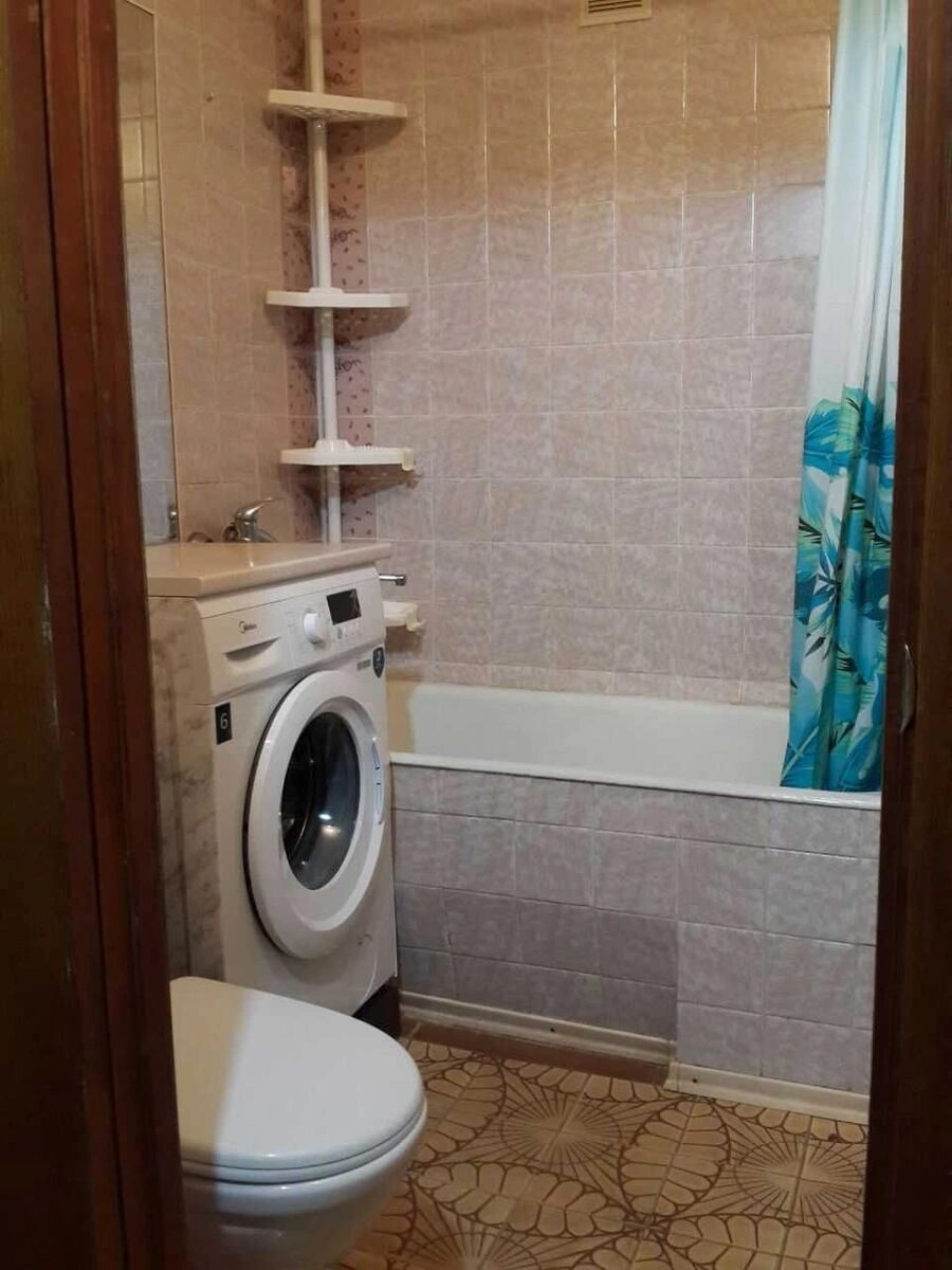 Здам квартиру 2 кімнати, 46 m², 1 пов./5 поверхів. 12, Миколи Василенка вул., Київ. 