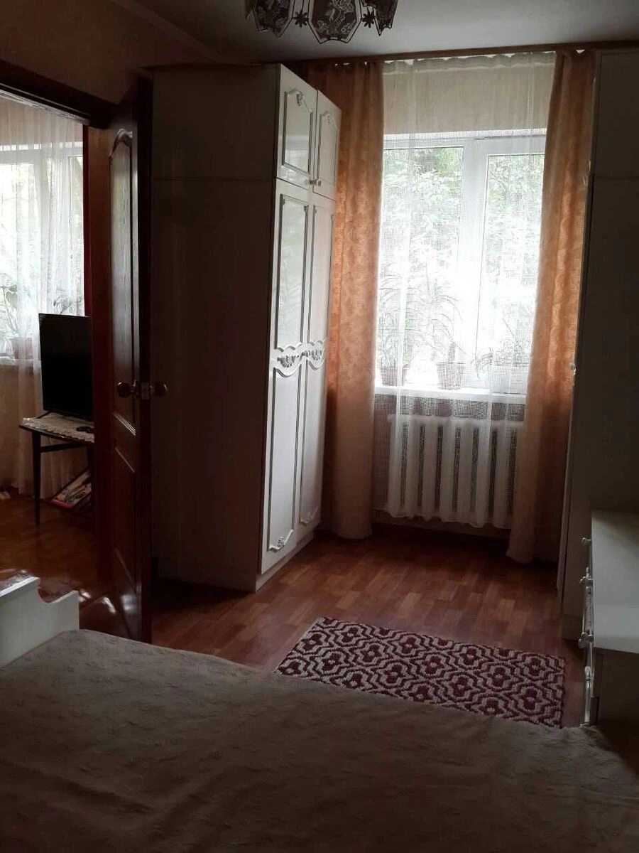 Apartment for rent 2 rooms, 46 m², 1st fl./5 floors. 12, Mykoly Vasylenka vul., Kyiv. 