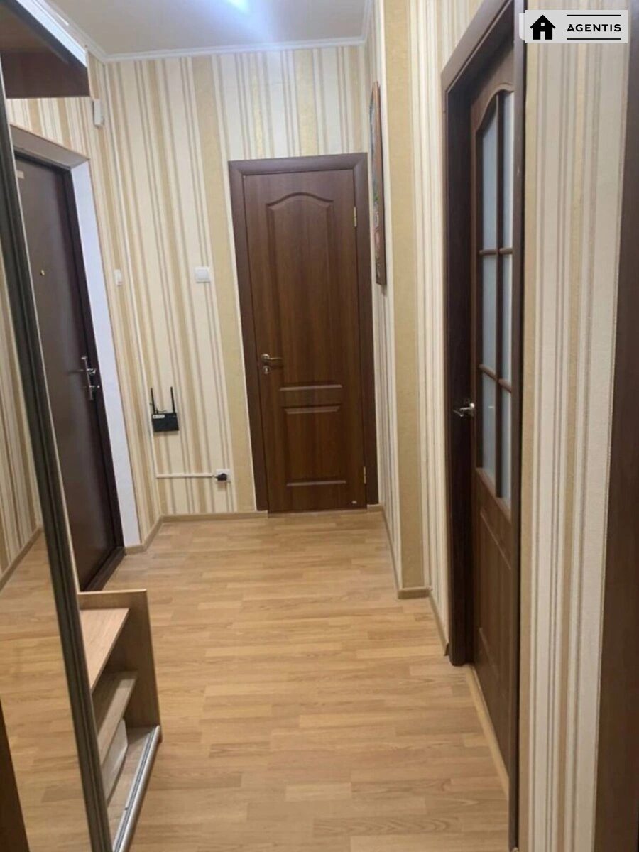 Сдам квартиру 1 комната, 39 m², 20 эт./25 этажей. 3, Софії Русової вул., Киев. 