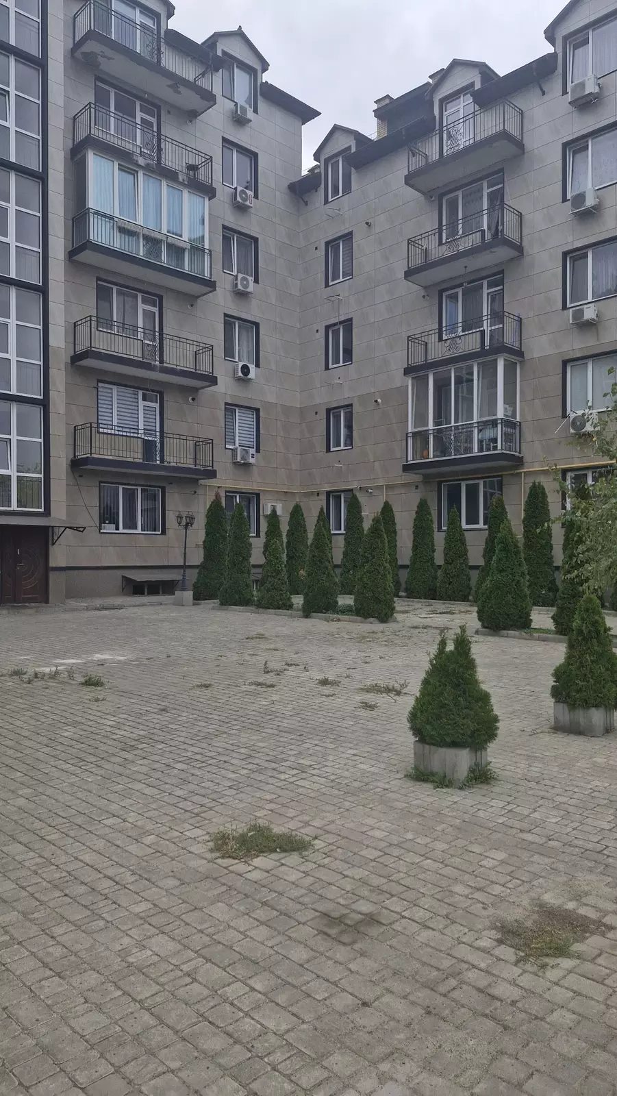 Продаж квартири 1 кімната, 368 m², 5 пов./5 поверхів. 52, Институтская ул., Червоный хутор. 