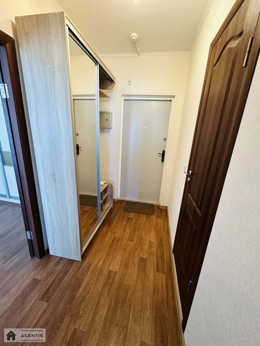 Сдам квартиру 1 комната, 37 m², 23 эт./25 этажей. 5, Софії Русової вул., Киев. 