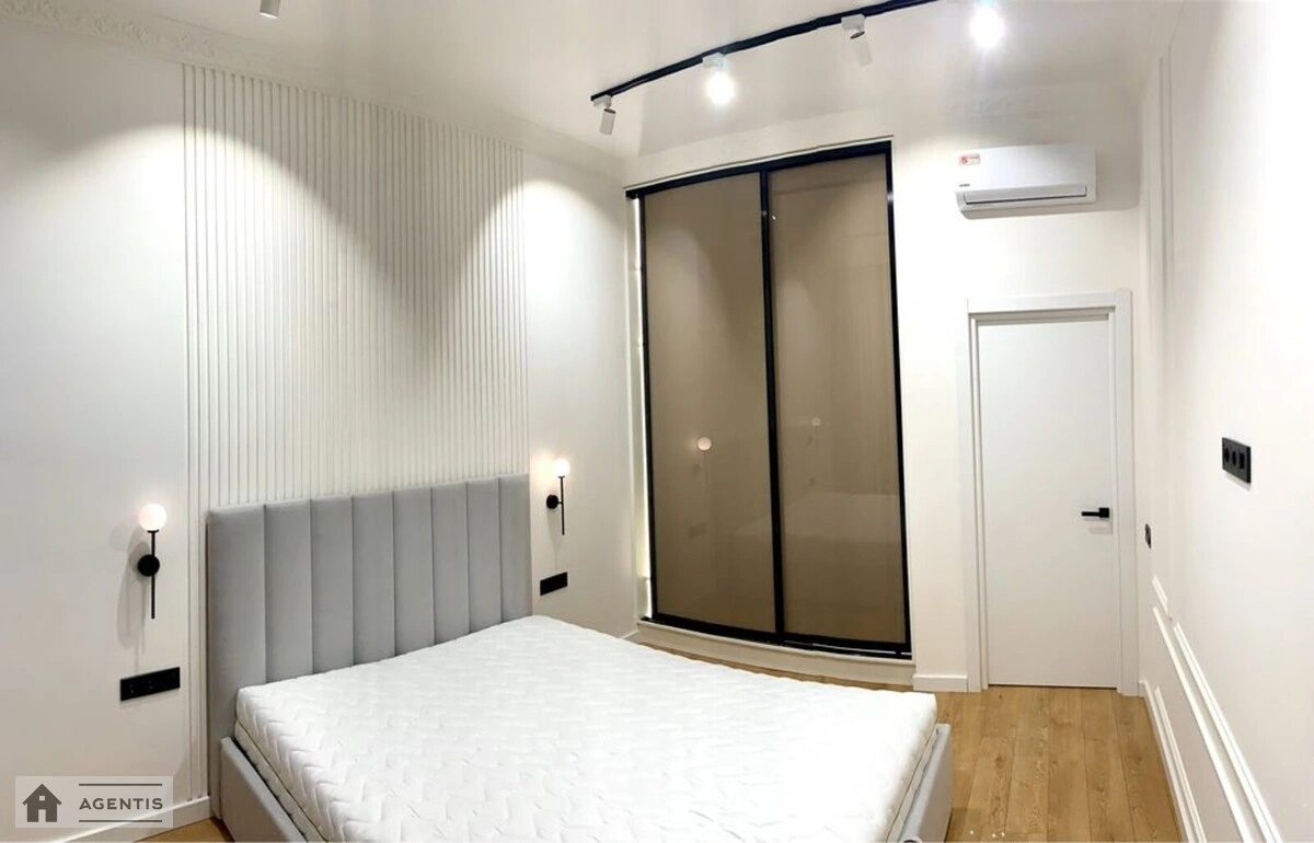 Сдам квартиру 2 комнаты, 47 m², 10 эт./11 этажей. 19, Киквидзе 19, Киев. 