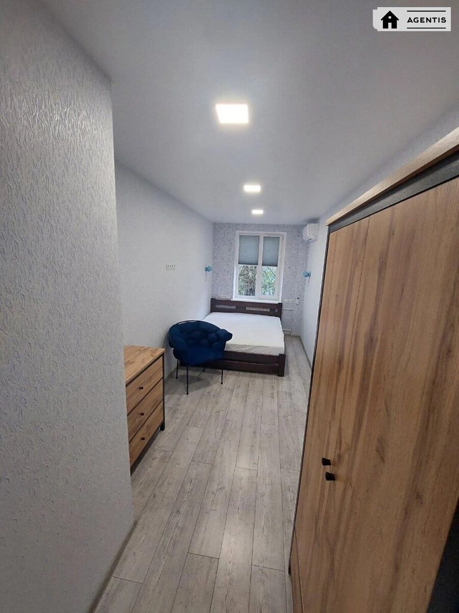 Здам квартиру 2 кімнати, 45 m², 3 пов./4 поверхи. 25, Спаська 25, Київ. 