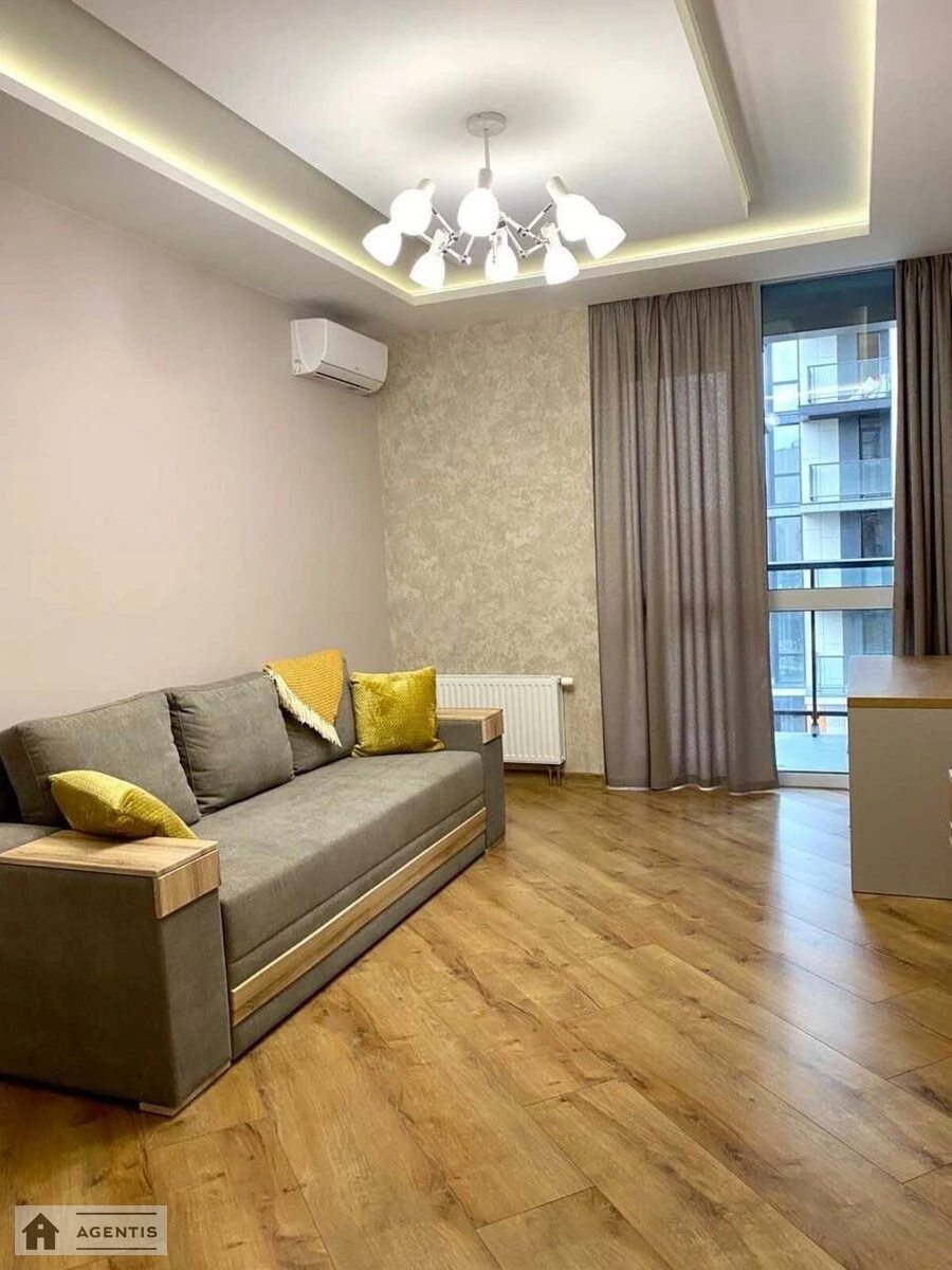 Apartment for rent 3 rooms, 80 m², 4th fl./25 floors. Dzhona Makkeyna vul. Ivana Kudri, Kyiv. 