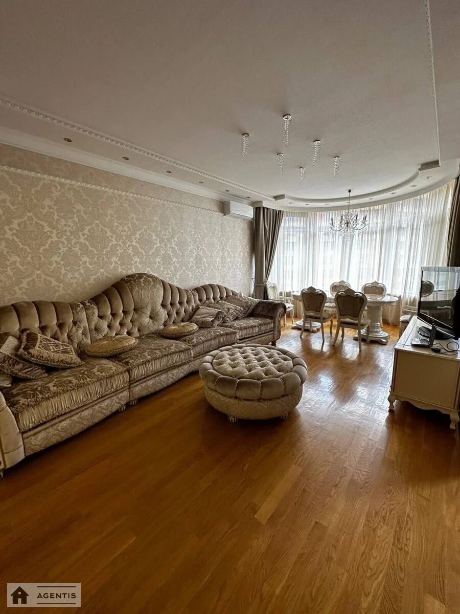 Сдам квартиру 2 комнаты, 130 m², 4 эт./25 этажей. 69, Дмитриевская 69, Киев. 