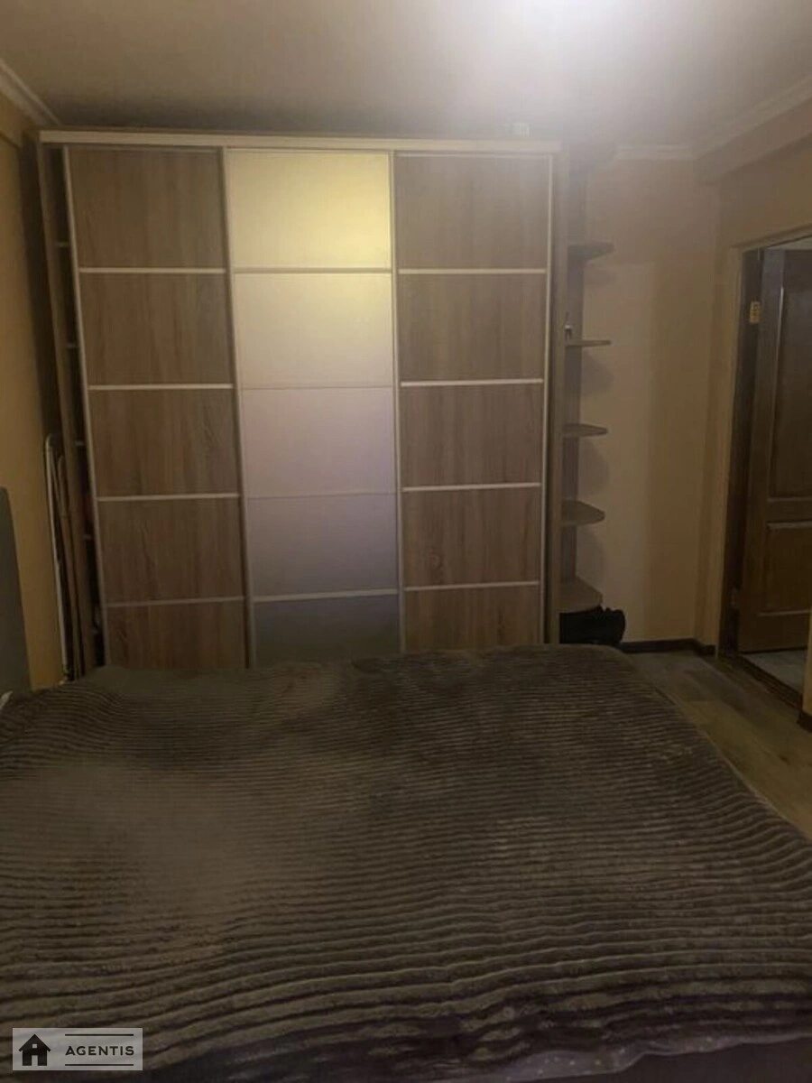 Здам квартиру 2 кімнати, 45 m², 4 пов./5 поверхів. 44, Воскресенський просп. Перова, Київ. 