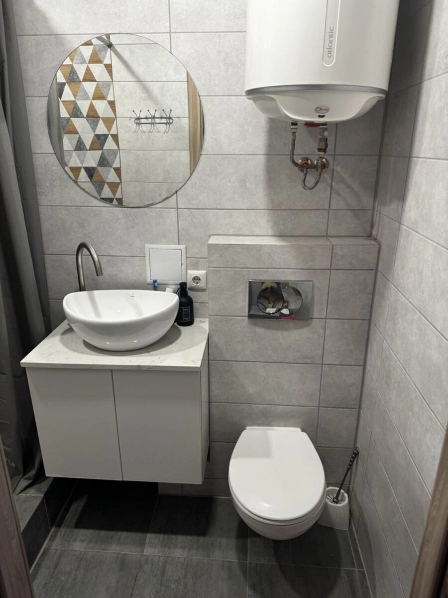 Apartments for sale 1 room, 30 m², 8th fl./9 floors. Подільський (ленінський), Kropyvnytskyy. 