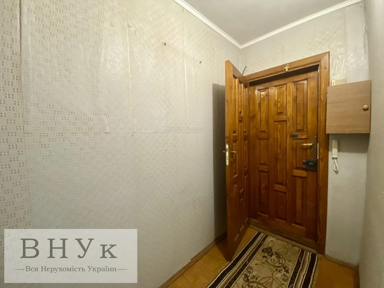 Apartments for sale 3 rooms, 61 m², 2nd fl./5 floors. Huzara , Ternopil. 