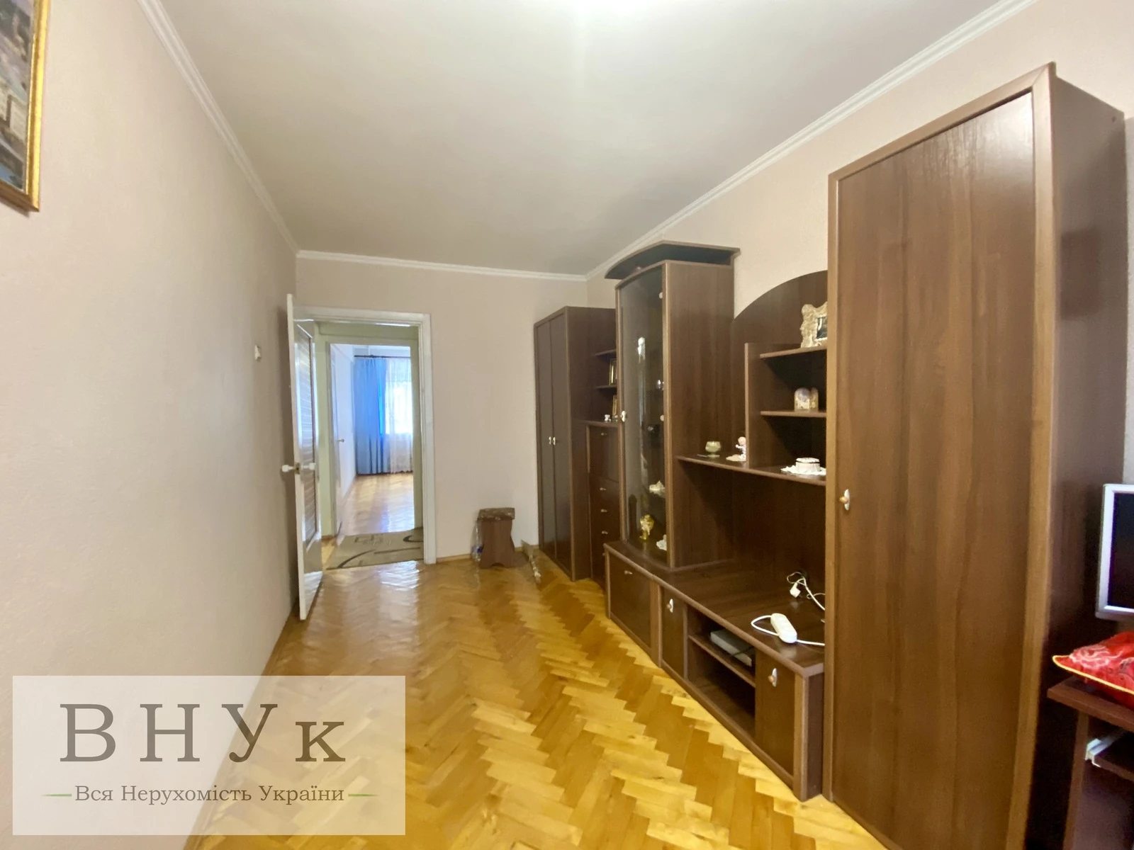 Apartments for sale 3 rooms, 61 m², 2nd fl./5 floors. Huzara , Ternopil. 