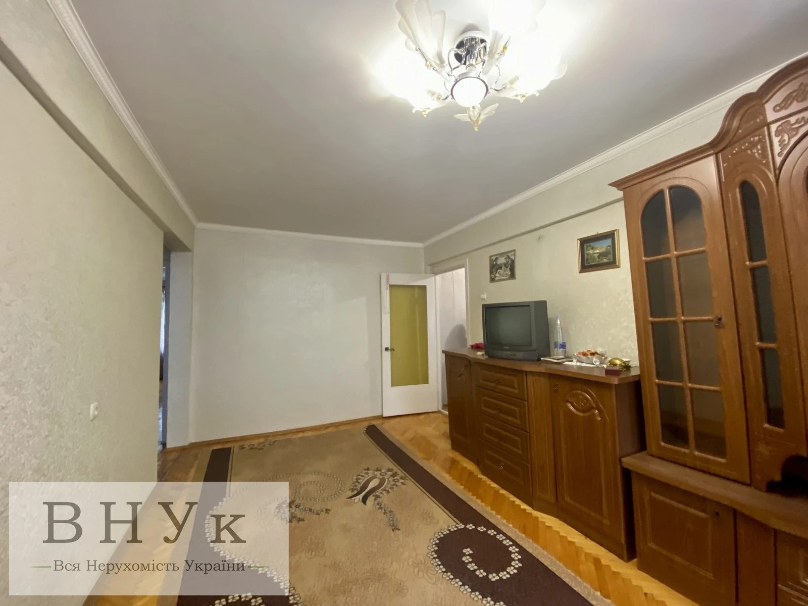 Продаж квартири 3 кімнати, 61 m², 2 пов./5 поверхів. Гузара , Тернопіль. 