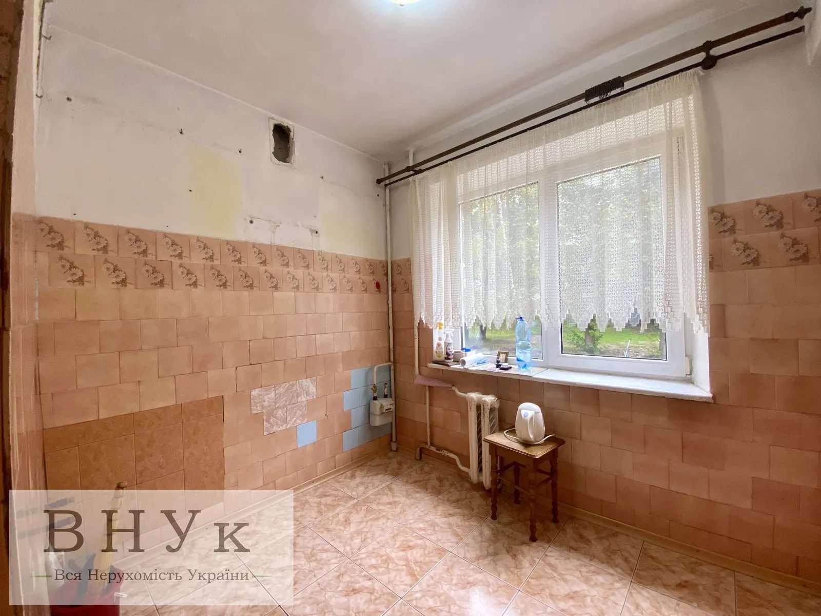 Apartments for sale 3 rooms, 61 m², 2nd fl./5 floors. Huzara , Ternopil. 