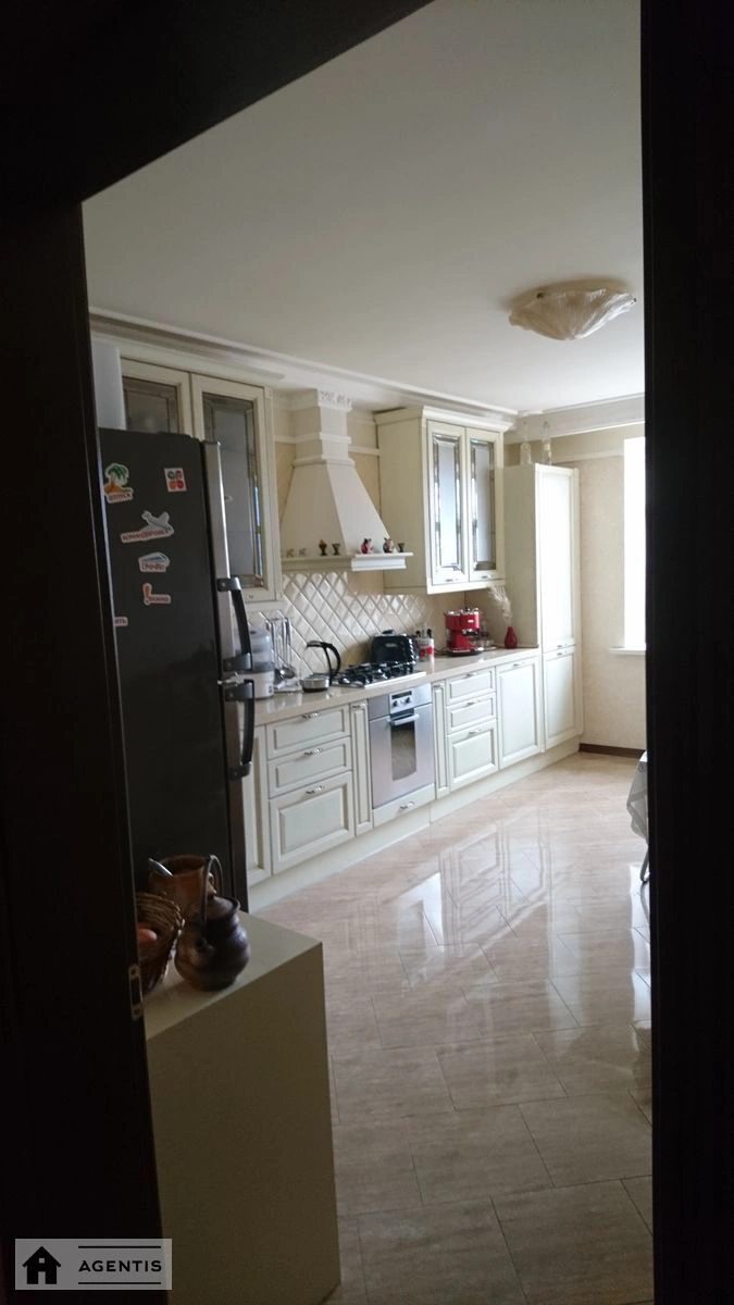 Apartment for rent 4 rooms, 170 m², 5th fl./9 floors. 7, Yaroslavskiy 7, Kyiv. 